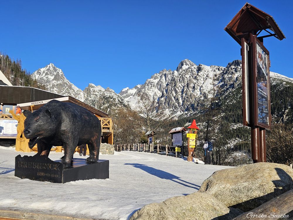 Hrebienok, w tle Sławkowski szczyt i Łomnica