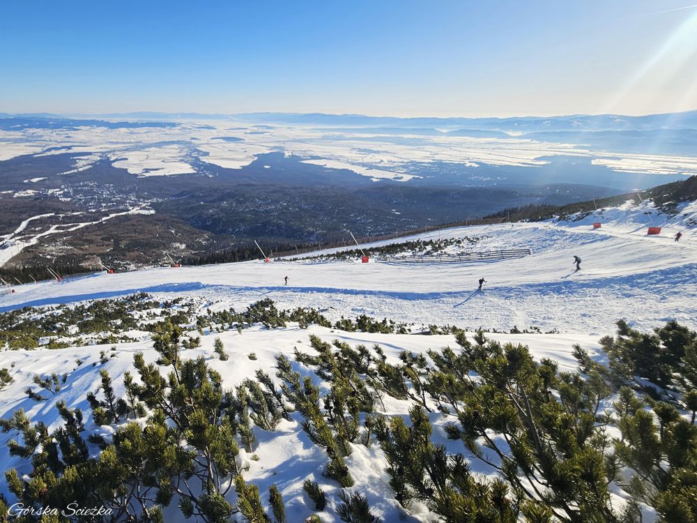 Łomnicki Staw zimą: Panorama ze szlaku czerwonego