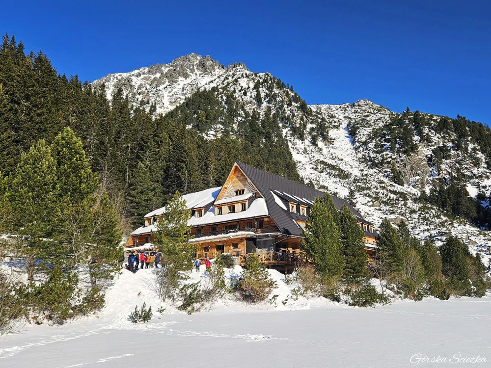 Popradzki Staw (Popradské Pleso): Schronisko górskie przy Popradzkim Stawie
