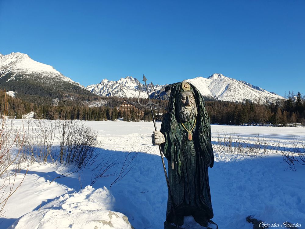 Szczyrbskie Jezioro: Drewniana rzeźba Posejdona